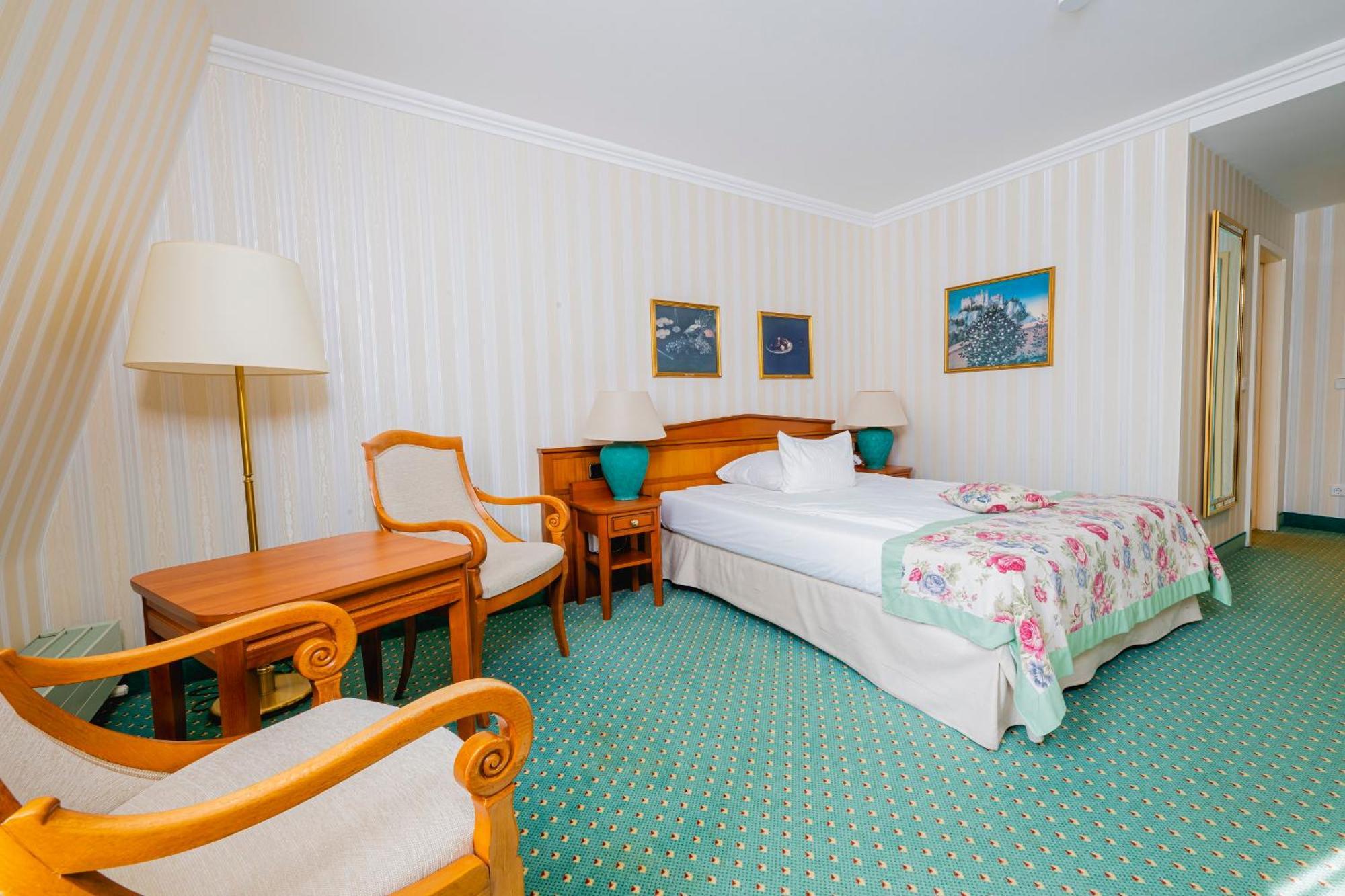 Hotel Am Schlosspark Gotha Bagian luar foto