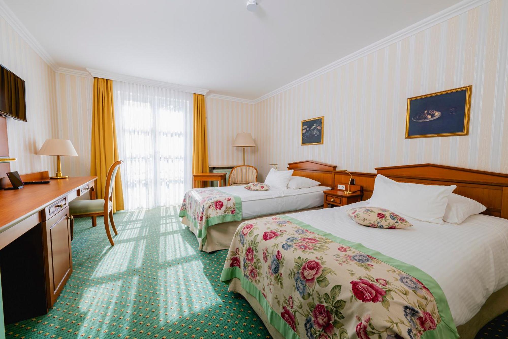 Hotel Am Schlosspark Gotha Bagian luar foto